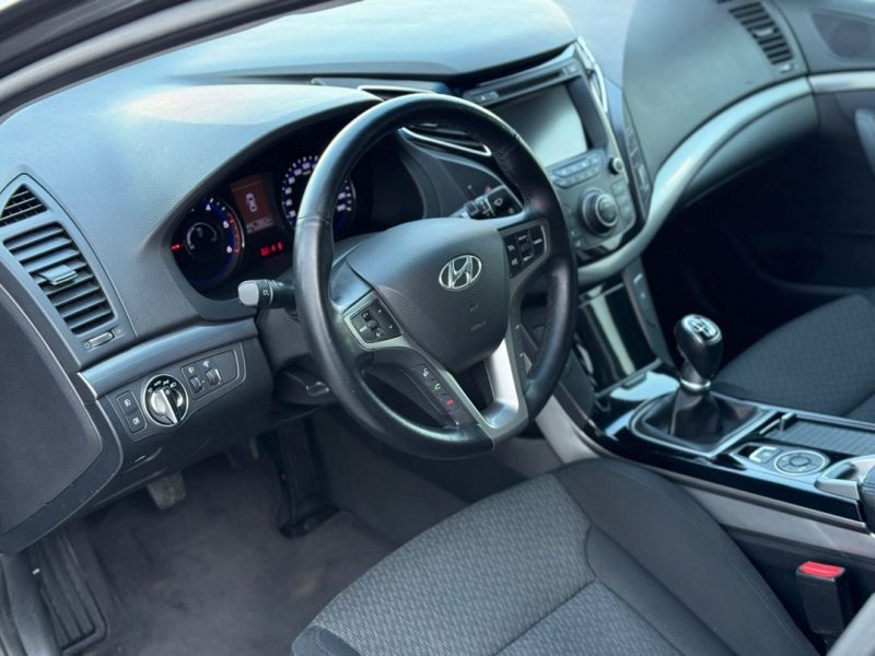 hyundai-i40-2012-1-7-diesel-136-cp-243-000-km