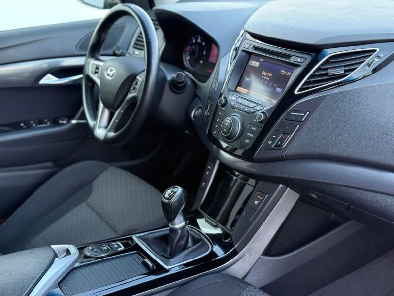 hyundai-i40-2012-1-7-diesel-136-cp-243-000-km