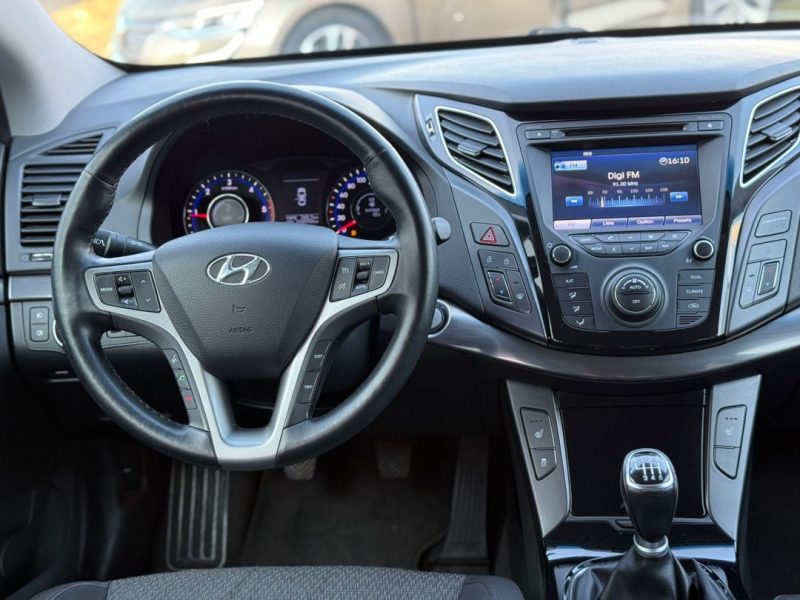 hyundai-i40-2012-1-7-diesel-136-cp-243-000-km