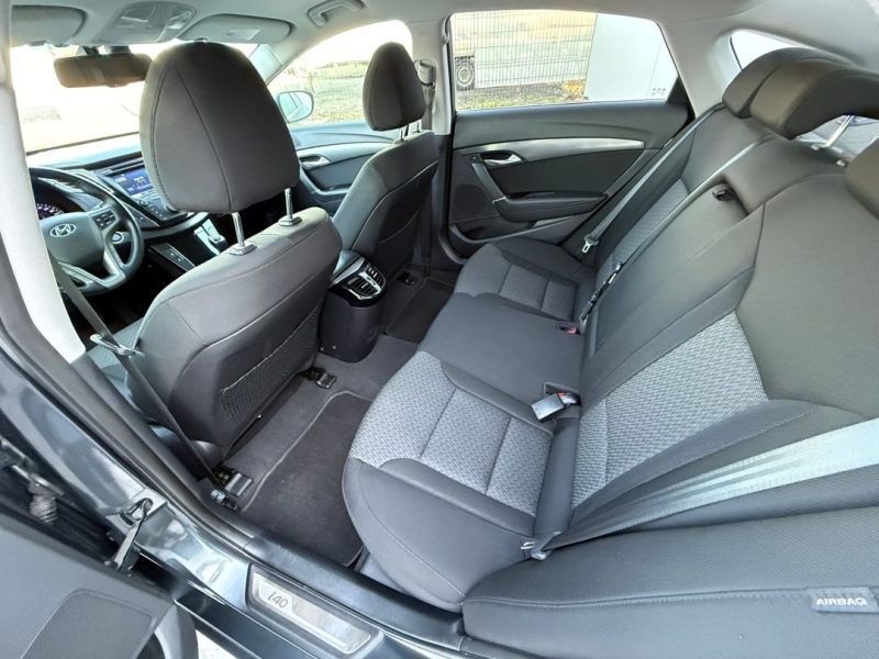 hyundai-i40-2012-1-7-diesel-136-cp-243-000-km